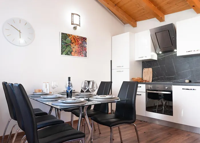 Old Town וילה שיבניק