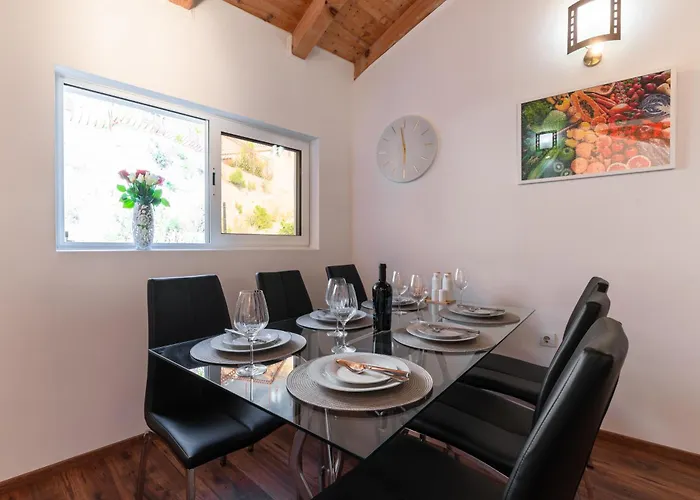 Old Town וילה שיבניק