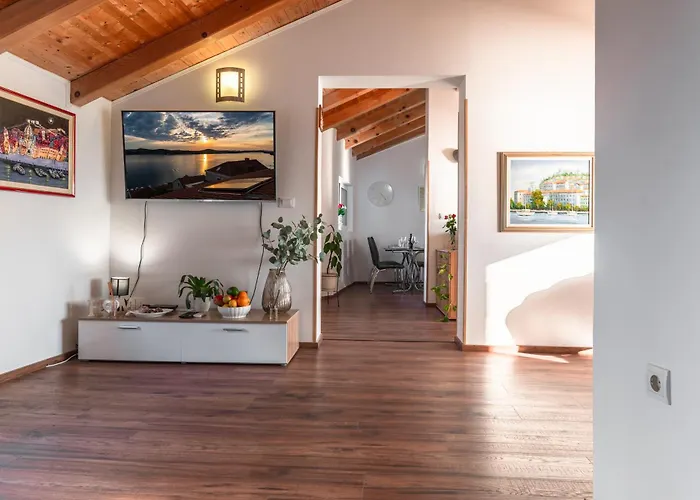 Old Town * שיבניק