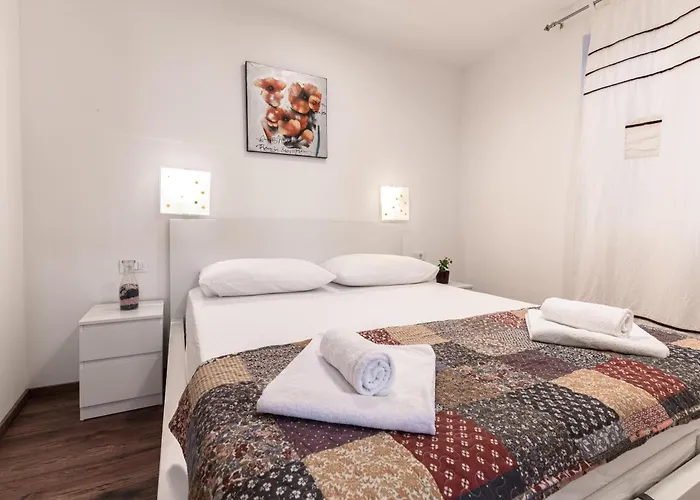 Old Town שיבניק